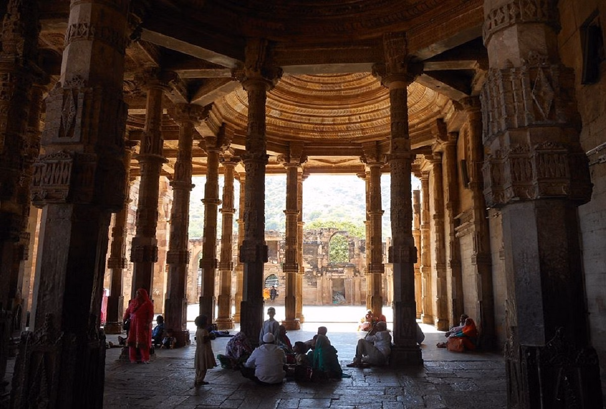 adhai-din-ka-jhonpra